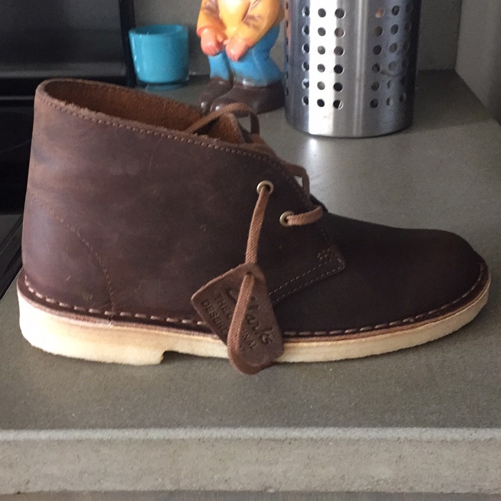 Brand new size 6.5 desert boots